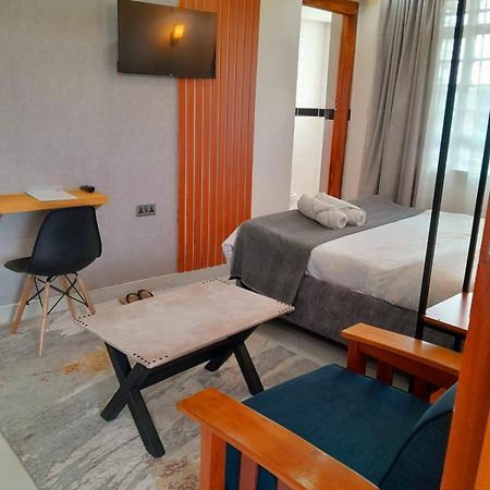 Sandalwood Suites Nakuru - Studios & One Bedroom Suites Екстер'єр фото