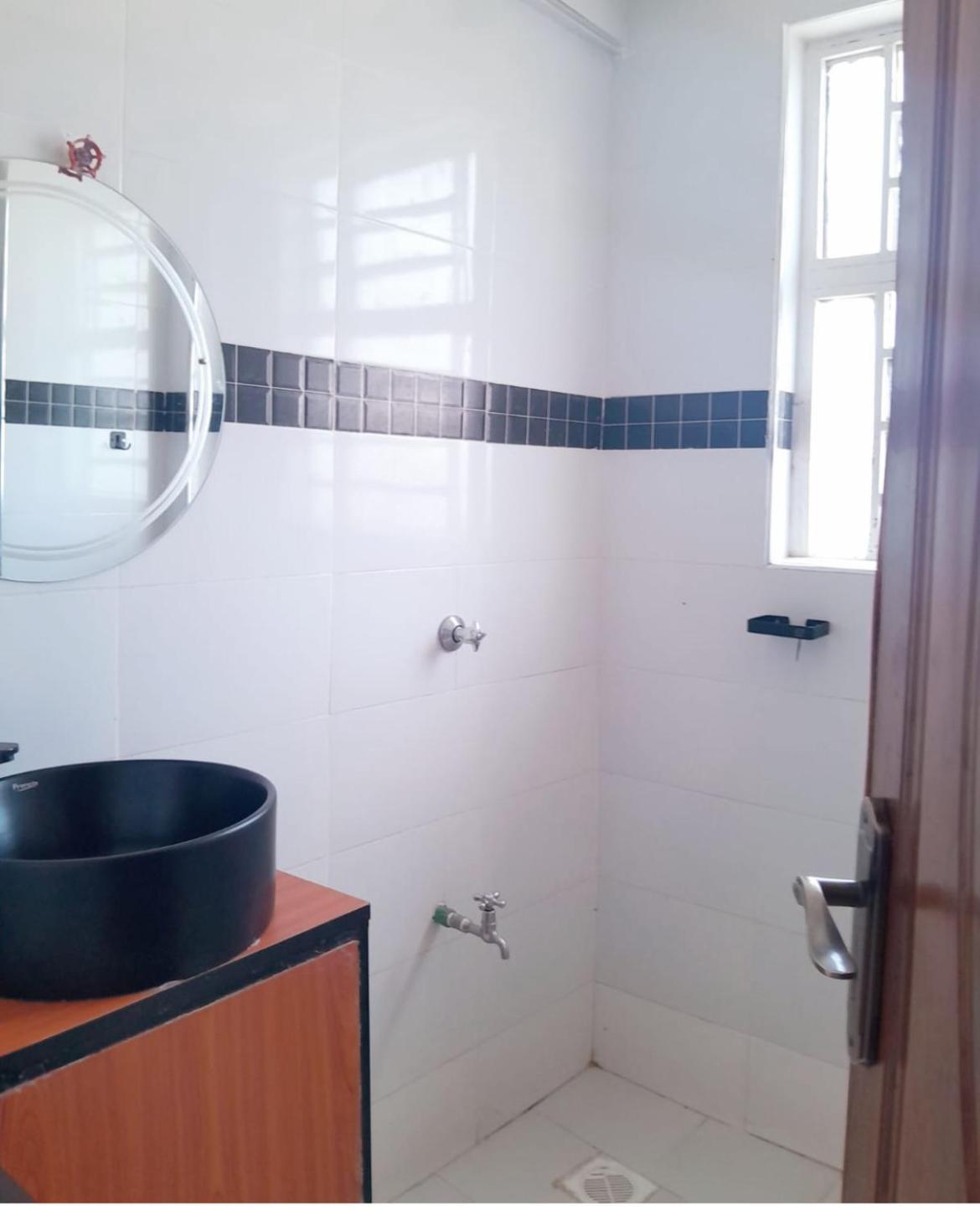 Sandalwood Suites Nakuru - Studios & One Bedroom Suites Екстер'єр фото