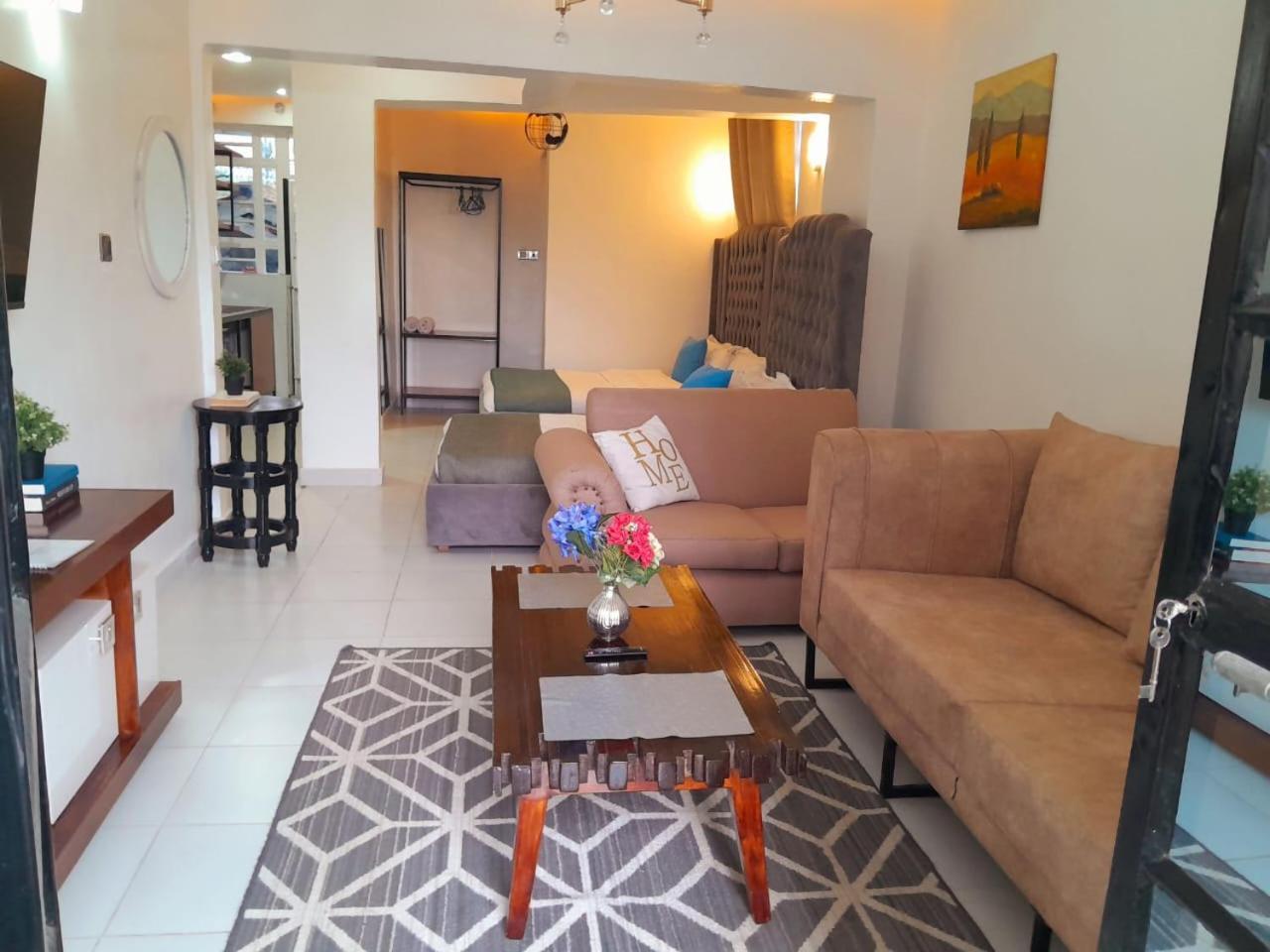 Sandalwood Suites Nakuru - Studios & One Bedroom Suites Екстер'єр фото